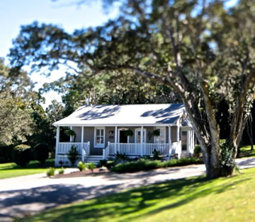 Front View of the Paniolo Cottage